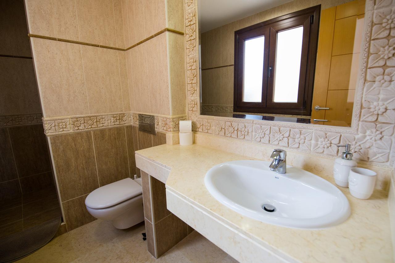 Tinajas - No Noise Villa คอร์ราเลโฮ ภายนอก รูปภาพ
